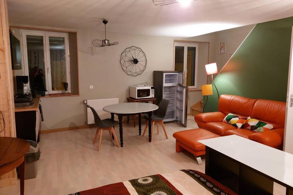 Frasne Studio Cosy De 2 A 4 Personnes Au Coeur Du Haut Doubs, Entre Les Lacs, Les Montagnes Et Les Vignobles 아파트 외부 사진